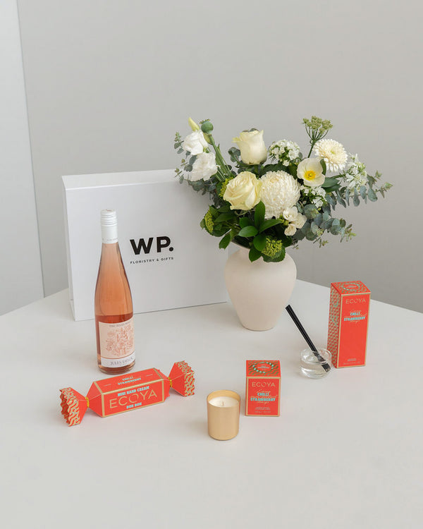 An Ecoya Christmas - Chilli Strawberry with Posy