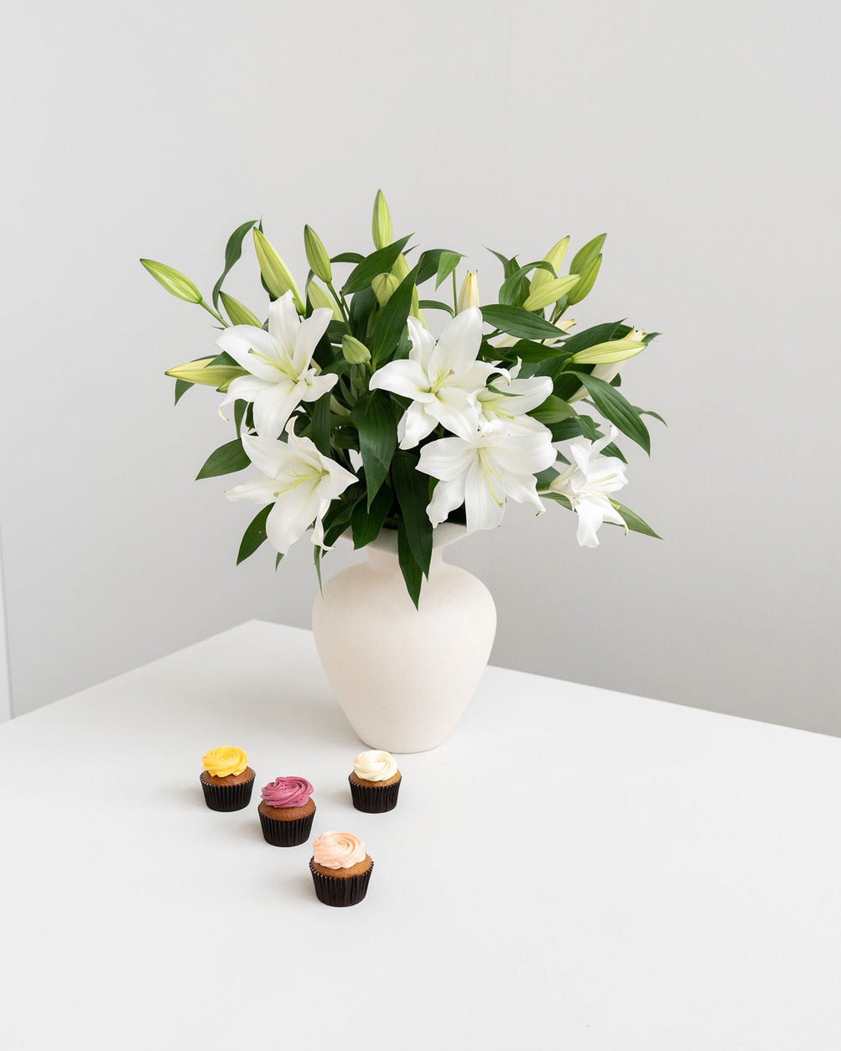 Fresh White Lilies - Wild Poppies -  Flower - Same Day Flower Delivery Auckland - Auckland Flower Delivery - Florists - boutique gift boxes
