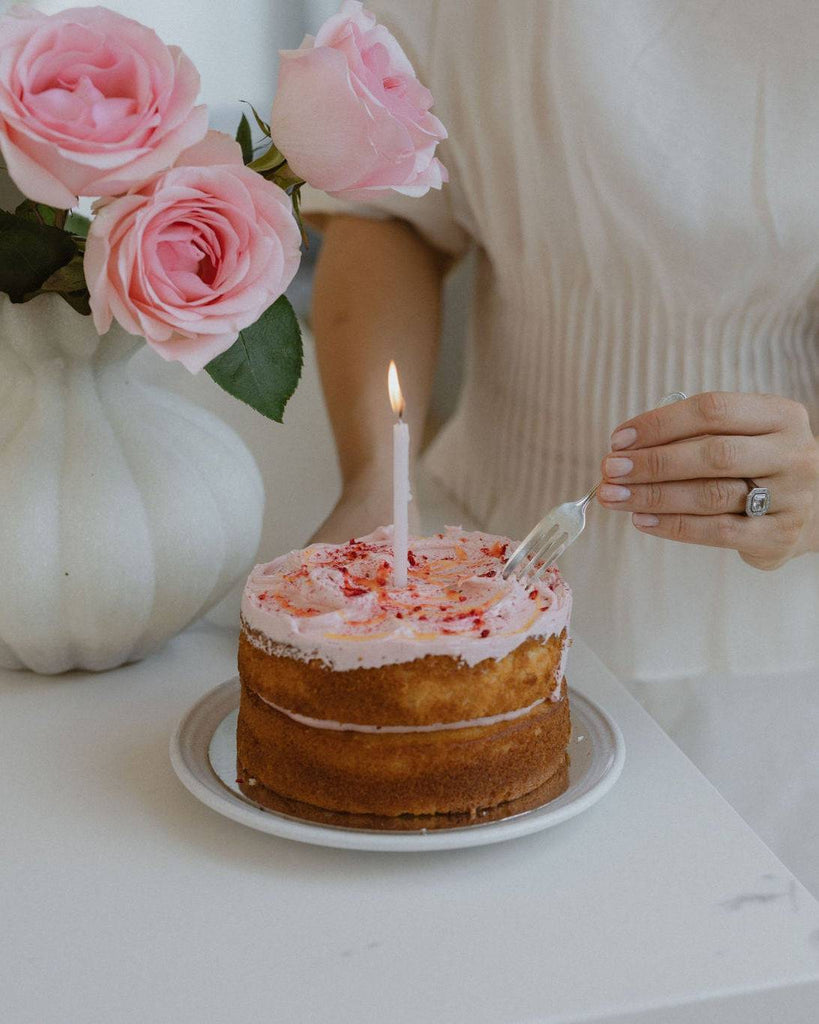 Birthday Girl Roses and Cake - - Wild Poppies -  Flower - Same Day Flower Delivery Auckland - Auckland Flower Delivery \ Florists - boutique gift boxes