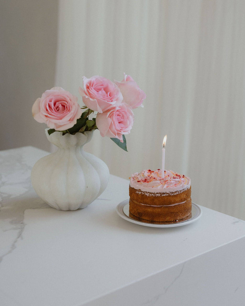 Birthday Girl Roses and Cake - - Wild Poppies -  Flower - Same Day Flower Delivery Auckland - Auckland Flower Delivery \ Florists - boutique gift boxes