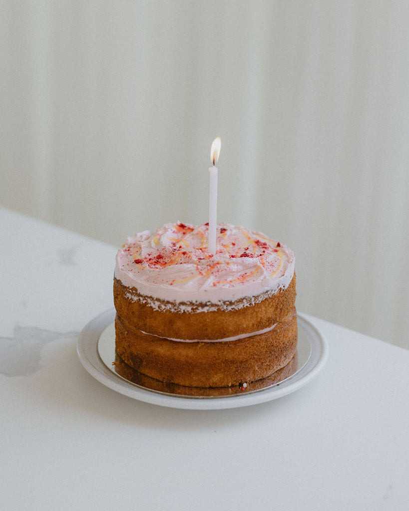 Birthday Girl Roses and Cake - - Wild Poppies -  Flower - Same Day Flower Delivery Auckland - Auckland Flower Delivery \ Florists - boutique gift boxes