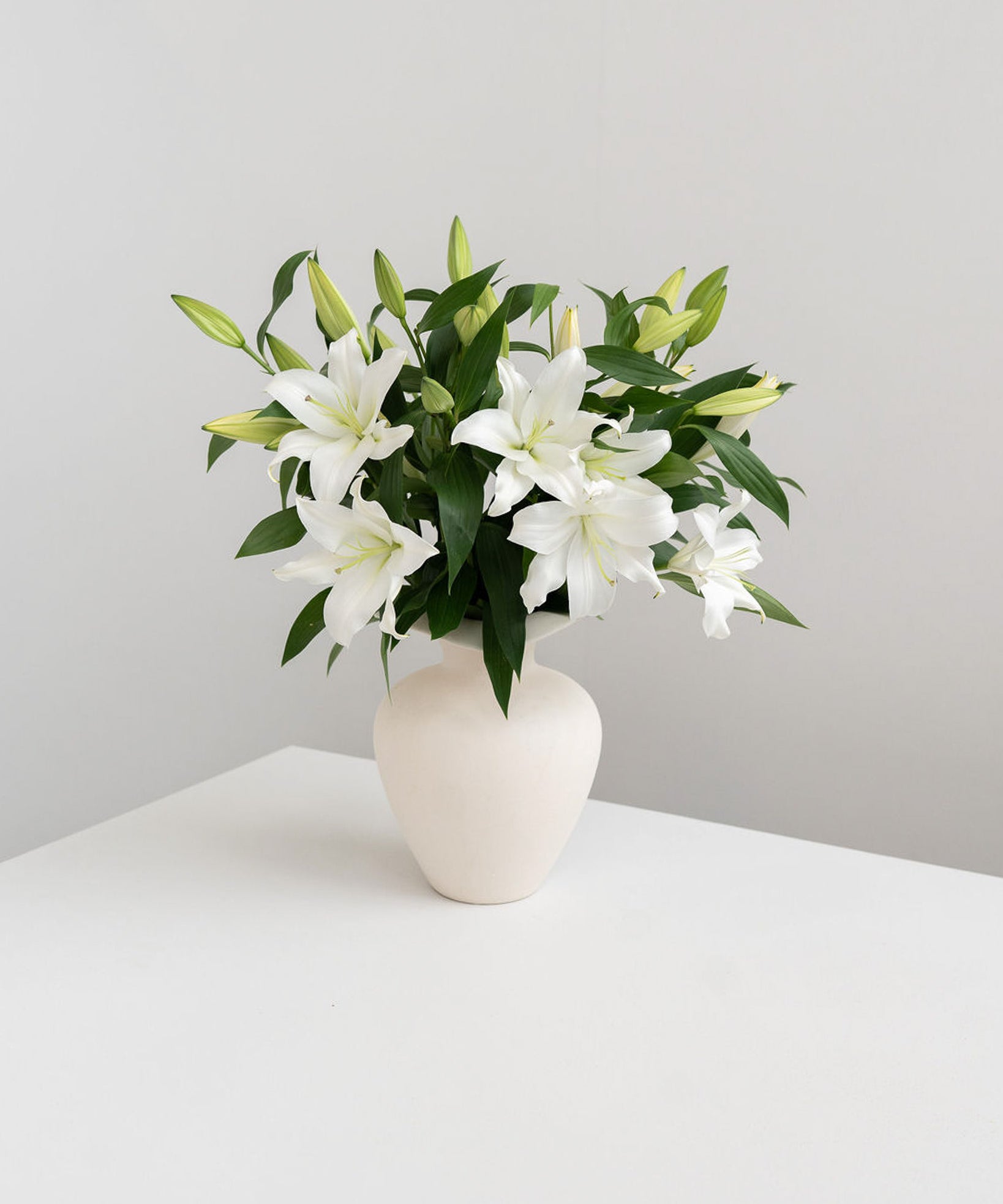 Fresh White Lilies - Wild Poppies -  Flower - Same Day Flower Delivery Auckland - Auckland Flower Delivery - Florists - boutique gift boxes
